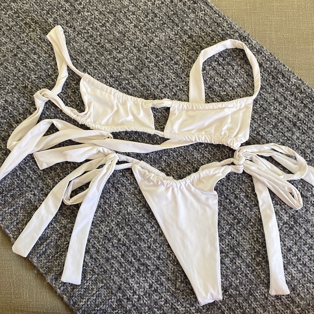 Frankies Bikinis “willow” set in white